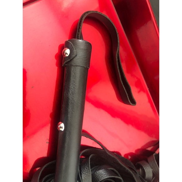 Genuine Leather BDSM Fetish Flogger XL 26”+ Book - Picture 4 of 7